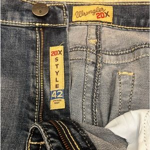 Like new condition! Wrangler 20X. Size 34X34